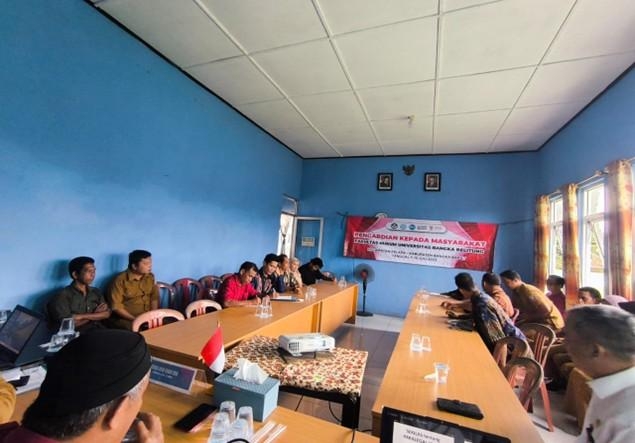 URGENSI PARALEGAL DAN KDRT JADI MATERI BINA DESA OLEH DOSEN FH UBB DI DESA SINAR SARI